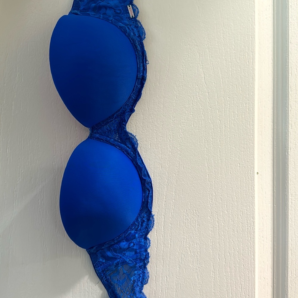 Victoria Secret • Strapless